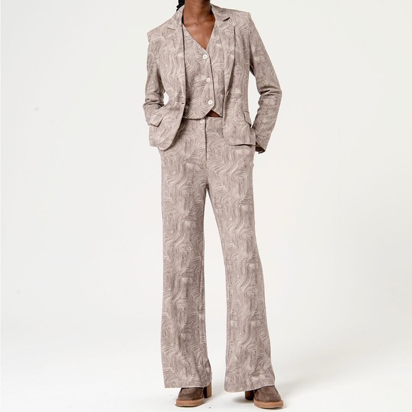 Patterned Wide-Leg Pants - Picture 2 of 5